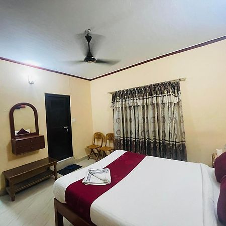 Hotel Peace Ganga Inn Pokhara Exterior foto