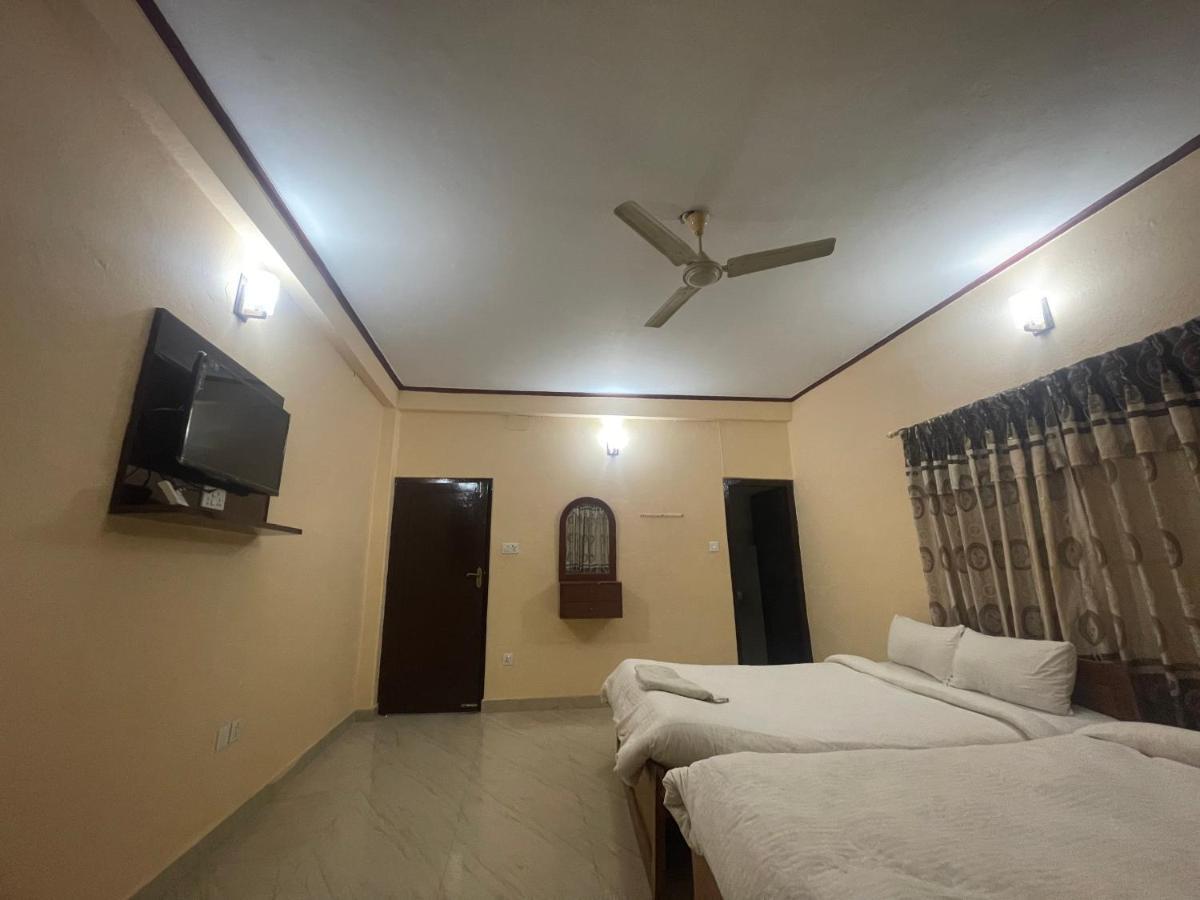 Hotel Peace Ganga Inn Pokhara Exterior foto